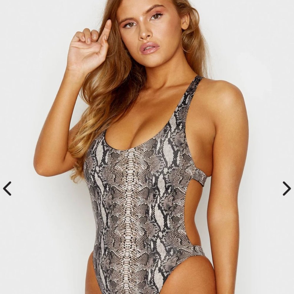 NEWFrankies Bikinis One Piece Venom Snake print XS